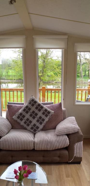 5 Lake View Haveringland Hall Country Park room 3